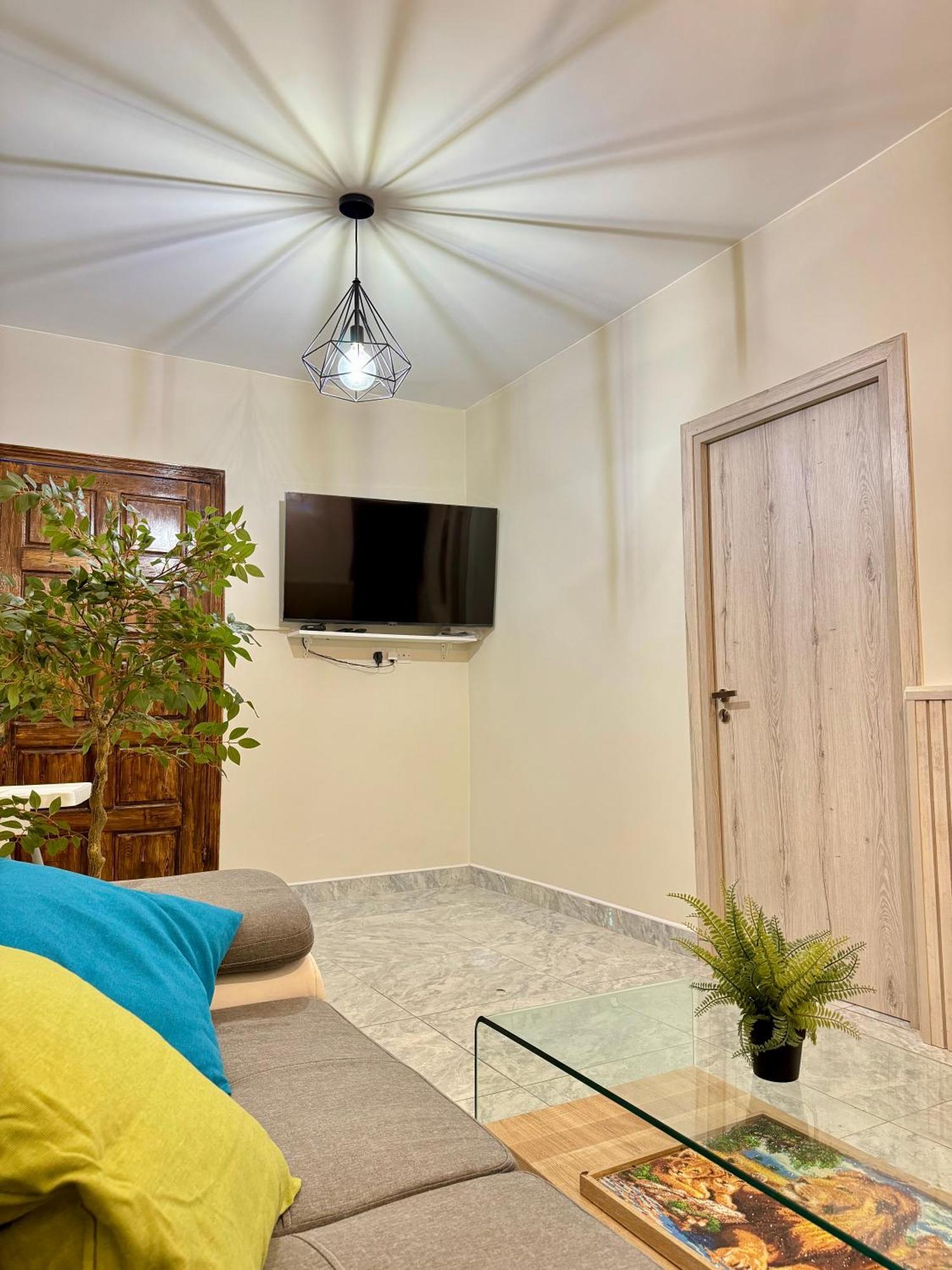 Dub House Apartment Paphos Ngoại thất bức ảnh